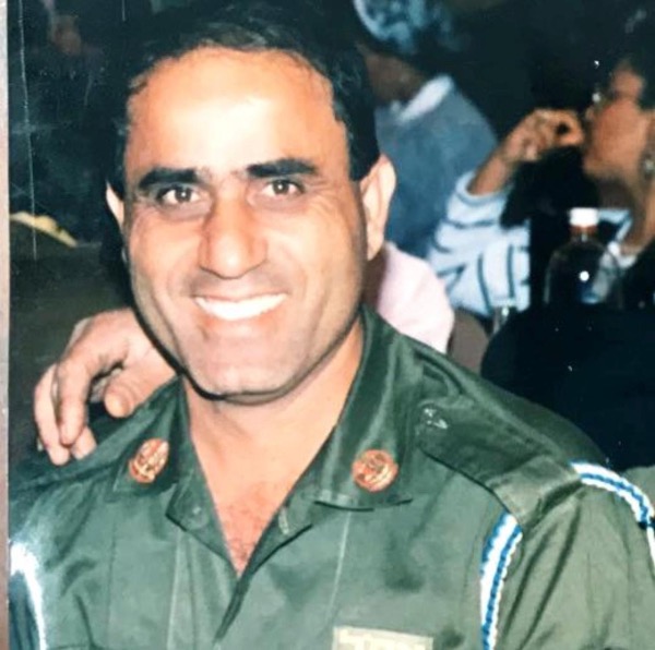 לע״נ עמוס סעדה הי״ד שנרצח ע״י בן עוולה ב א׳ בכסלו תשס״ג, 6.11.2002 בחממות רפיח ים.
תיהיה נשמתו צרורה בצרור חיים.
בשבילך תמיד נמשיך לרוץ.