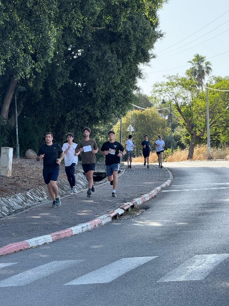 שנת 2025 לראשונה אצלנו בגוש עם המון התרגשות וכאב להנצחת הנופלים מהמושב שלנו לזכרם של עמית אסולין ועידו שני .  שיתוף פעולה של הקהילה הוביל להכרת שמות חללים נוספים בקרב הקהילה והמדינה בכלל 
תודה על מיזם מרגש, על ההזדמנות להחיות ולהנציח את חללי מערכות ישראל וחללי פעולות האיבה. על החיבור בין העבר להווה