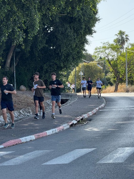 שנת 2025 לראשונה אצלנו בגוש עם המון התרגשות וכאב להנצחת הנופלים מהמושב שלנו לזכרם של עמית אסולין ועידו שני .  שיתוף פעולה של הקהילה הוביל להכרת שמות חללים נוספים בקרב הקהילה והמדינה בכלל 
תודה על מיזם מרגש, על ההזדמנות להחיות ולהנציח את חללי מערכות ישראל וחללי פעולות האיבה. על החיבור בין העבר להווה