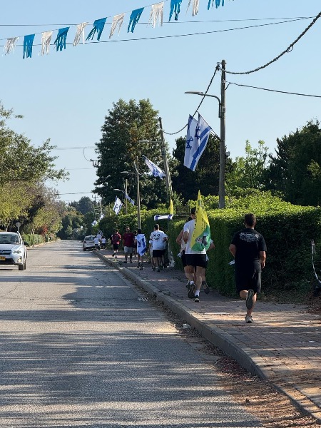שנת 2025 לראשונה אצלנו בגוש עם המון התרגשות וכאב להנצחת הנופלים מהמושב שלנו לזכרם של עמית אסולין ועידו שני .  שיתוף פעולה של הקהילה הוביל להכרת שמות חללים נוספים בקרב הקהילה והמדינה בכלל 
תודה על מיזם מרגש, על ההזדמנות להחיות ולהנציח את חללי מערכות ישראל וחללי פעולות האיבה. על החיבור בין העבר להווה